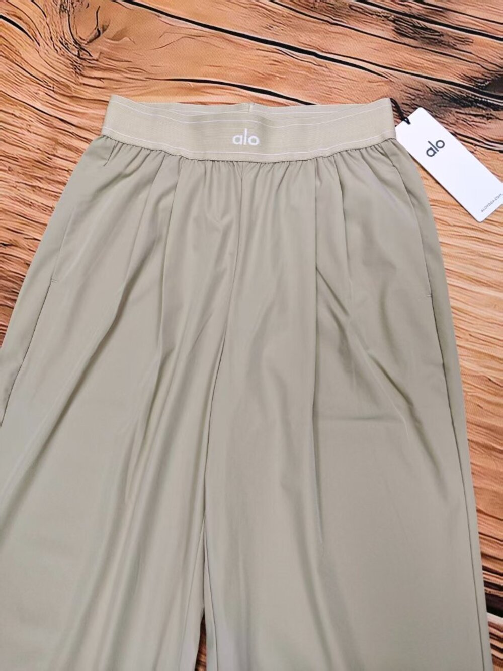 NWT ALO Yoga Suit Up Trouser Gravel Color,Regular 30"inches,Women's pants👩💖 - Picture 2 of 7